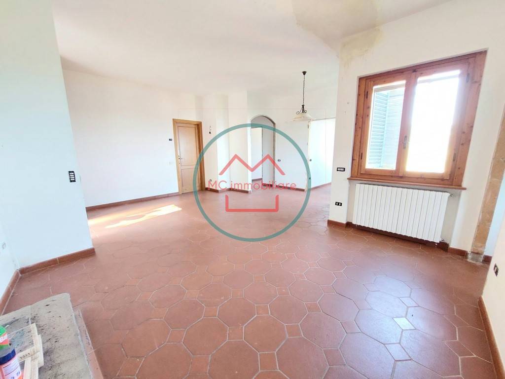 Appartamento a Massa e cozzile in Via Porta Armando Diaz - Foto 5