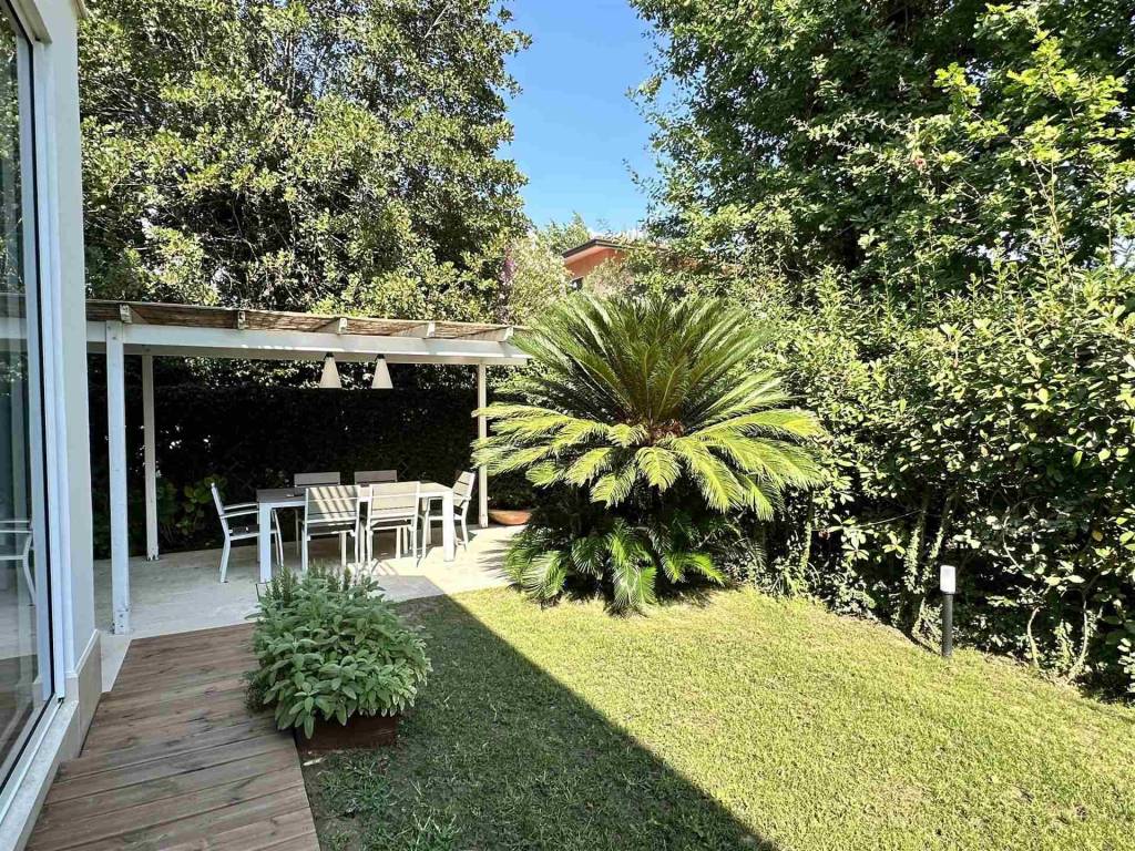Villa a Forte dei marmi in Via Palestro - Foto 3