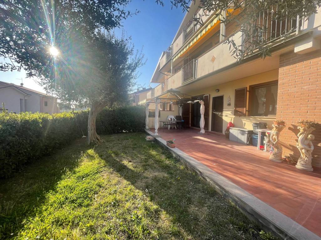 Villa a Passignano sul trasimeno in Via Gerardo Dottori, 18 - Foto 2