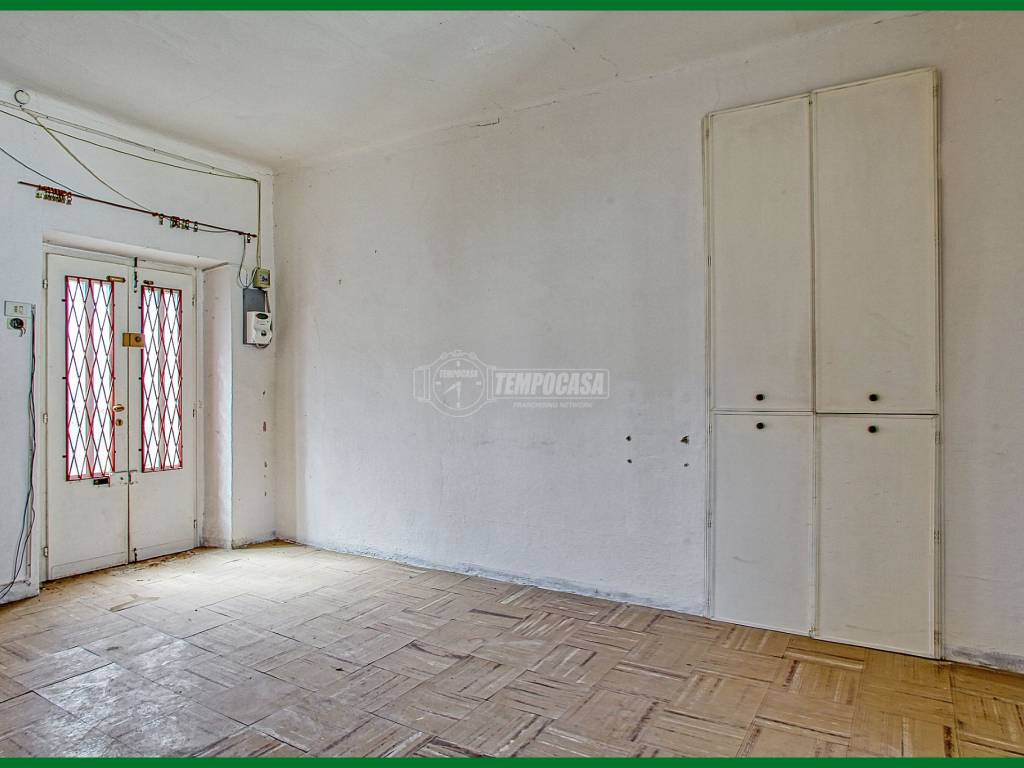 Appartamento a Luvinate in Via Vittorio Veneto - Foto 4