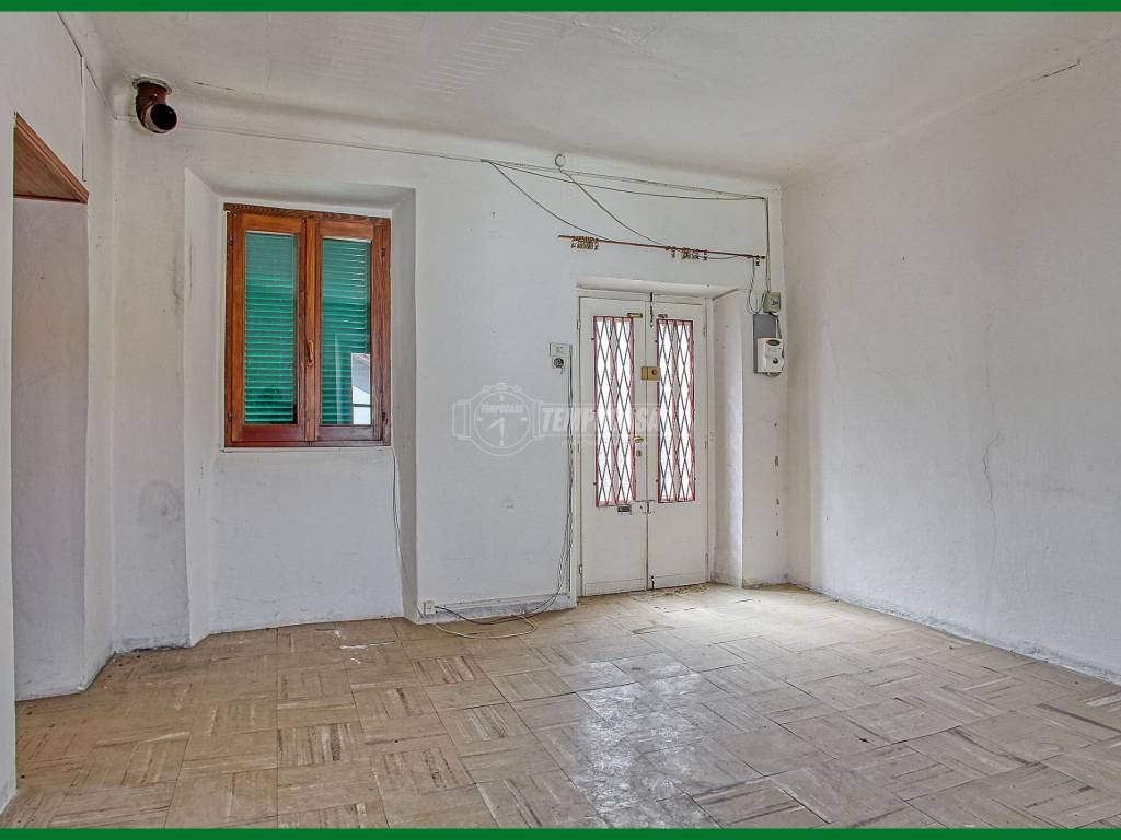 Appartamento a Luvinate in Via Vittorio Veneto - Foto 5