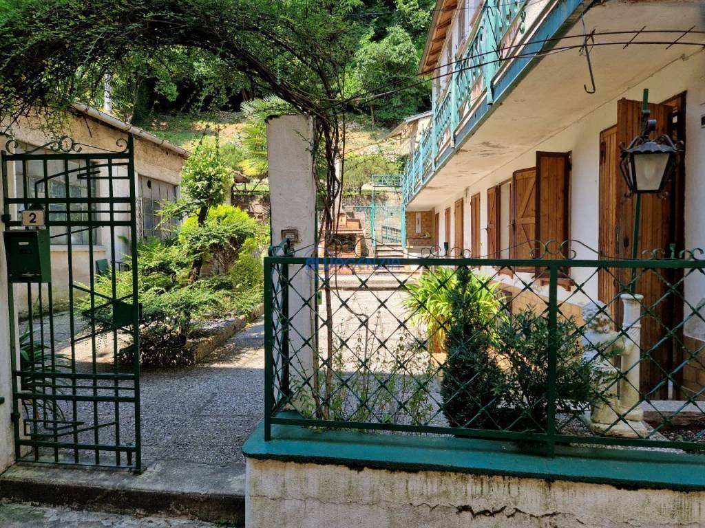 Villa a Piovene rocchette in VIA DEL MONTE, 2 - Foto 2