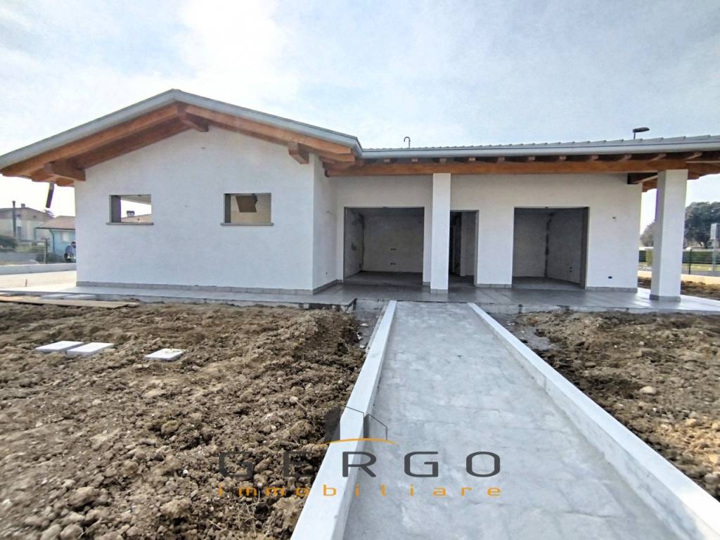 Casa indipendente a Azzano decimo in Via Centrale - Foto 2