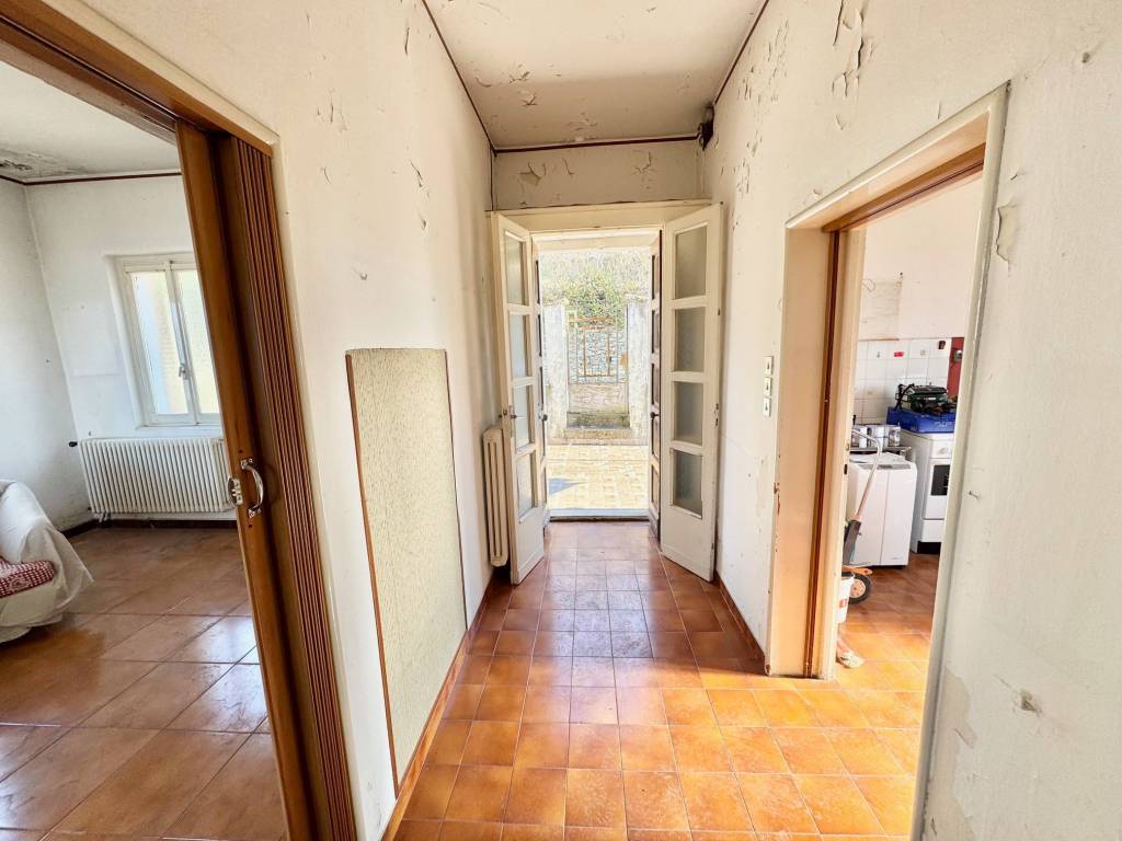 Villa a Agra in Via Guglielmo Marconi - Foto 2