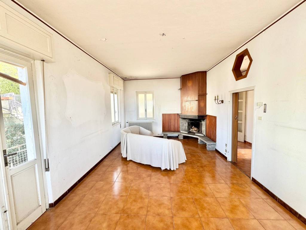 Villa a Agra in Via Guglielmo Marconi - Foto 4