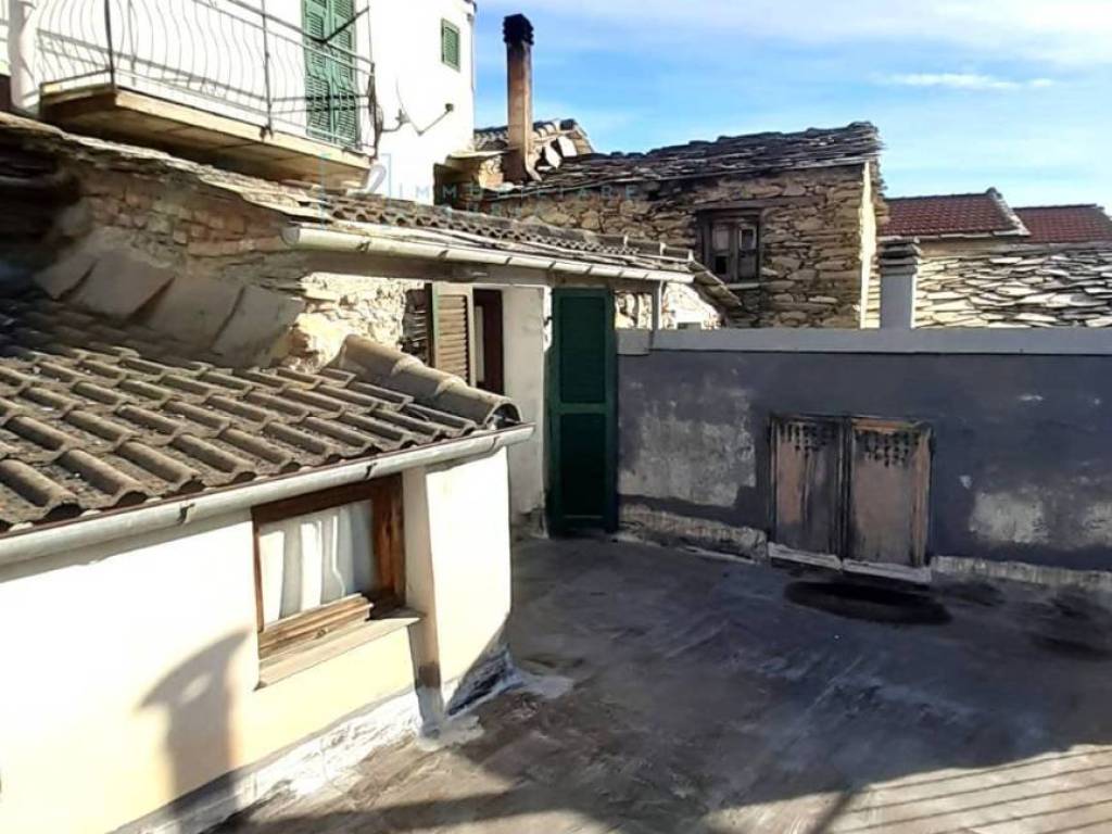 Rustico / casale a Rezzo in vicolo scuro 1 - Foto 2