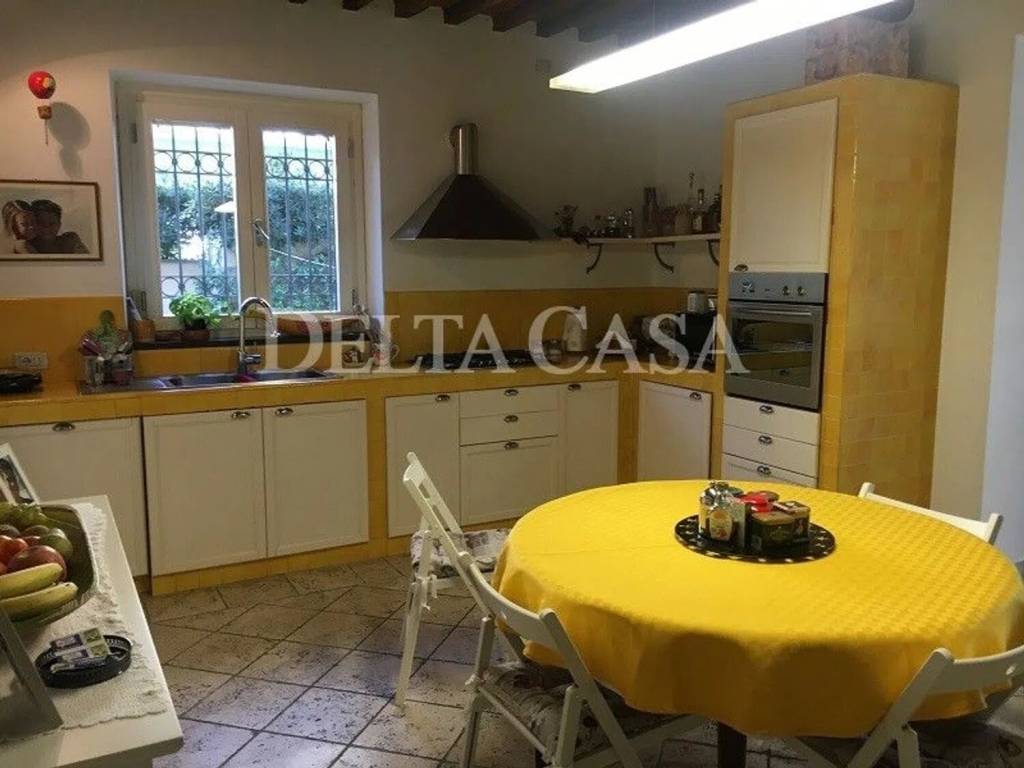 Villa a Camaiore in Via G. Marconi, 96 - Foto 4