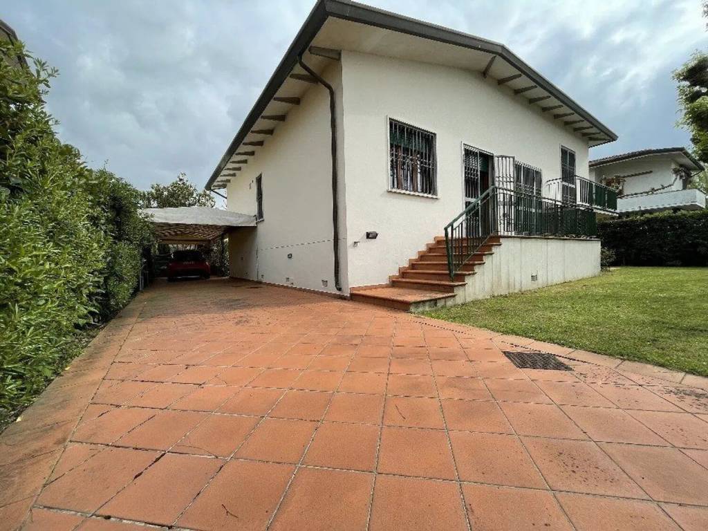 Villa a Pietrasanta in Via Leonardo Da Vinci, 175 - Foto 4