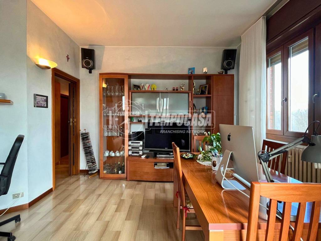 Appartamento a Usmate velate in Viale Lombardia 26 - Foto 2