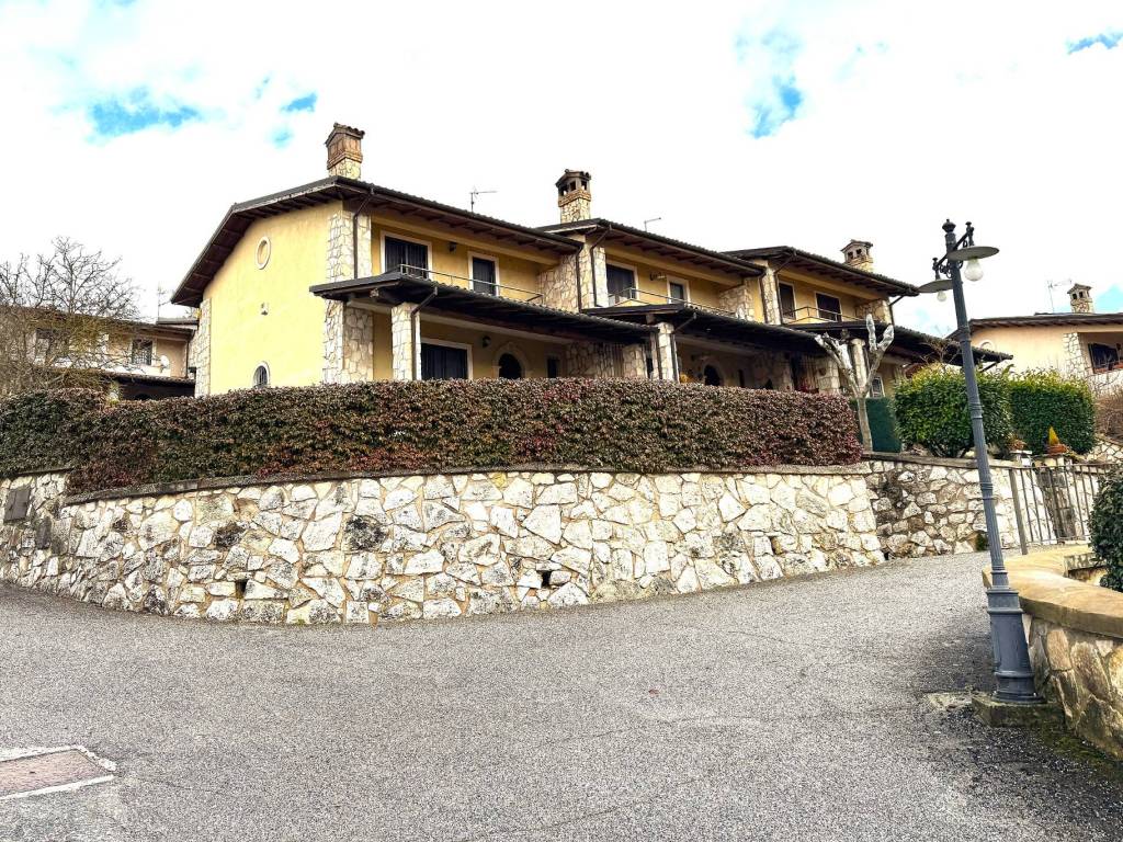 Villa a Avezzano in VIA DA MONTE , 6 - Foto 3