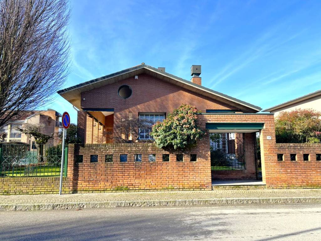Villa a Zeccone in Via della Resistenza - Foto 2