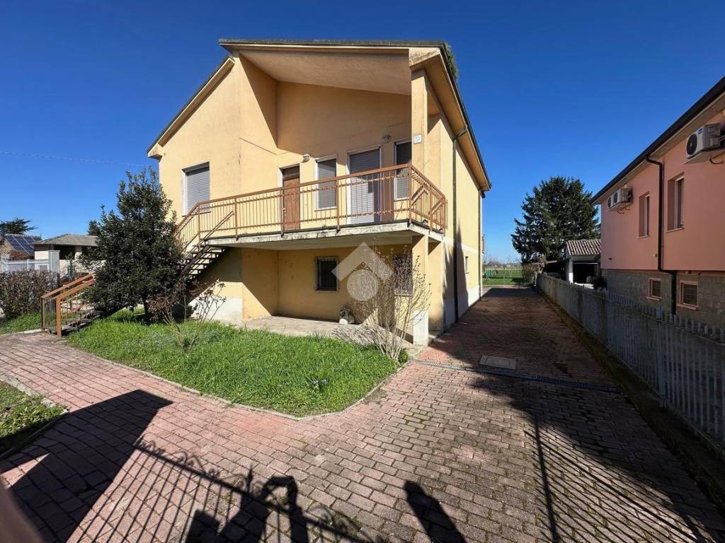 Casa indipendente a Voghera in Strada Torremenapace, 70 - Foto 5