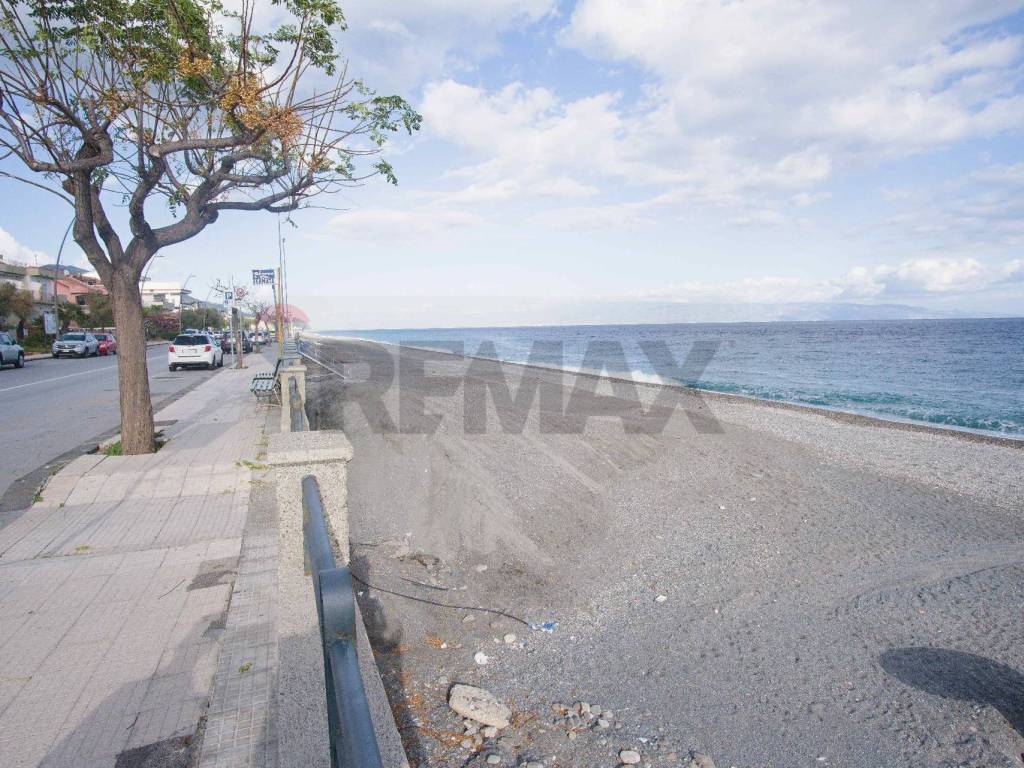 Appartamento a Roccalumera in Via Piccolo Torrente Pagliara, 1 - Foto 2