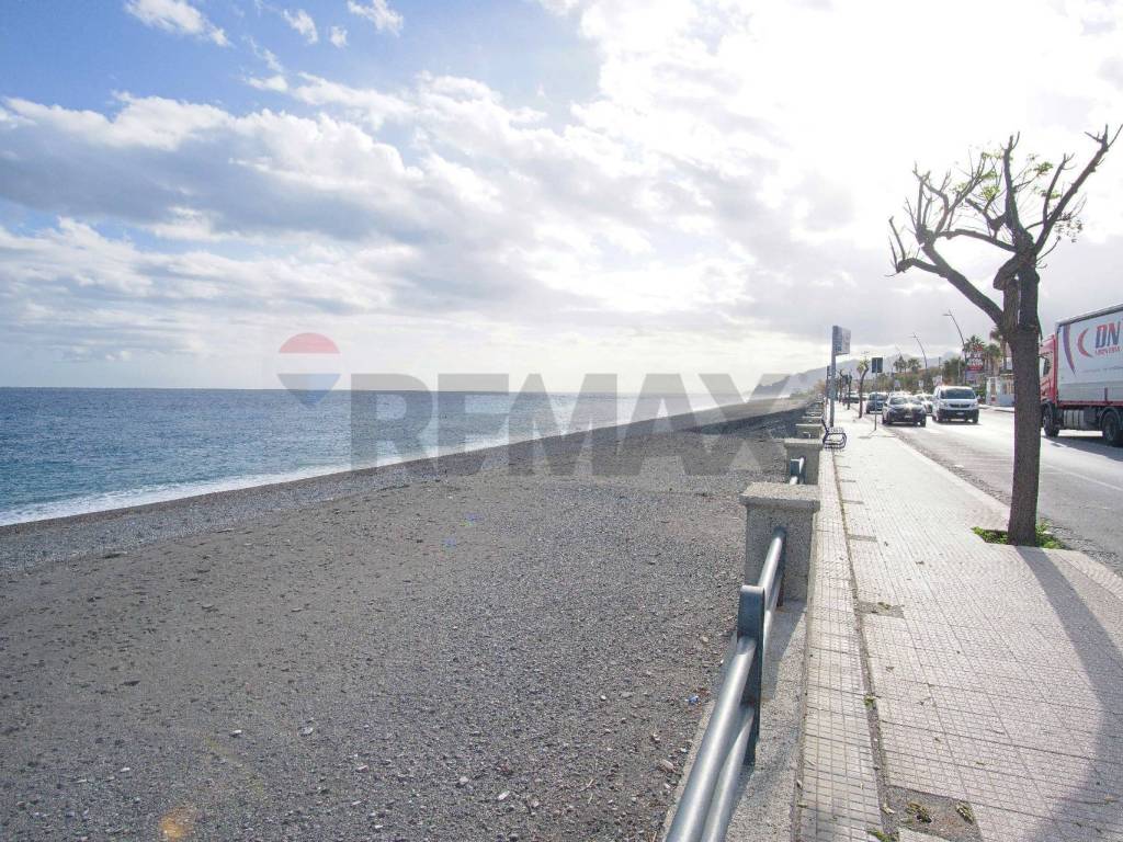 Appartamento a Roccalumera in Via Piccolo Torrente Pagliara, 1 - Foto 3