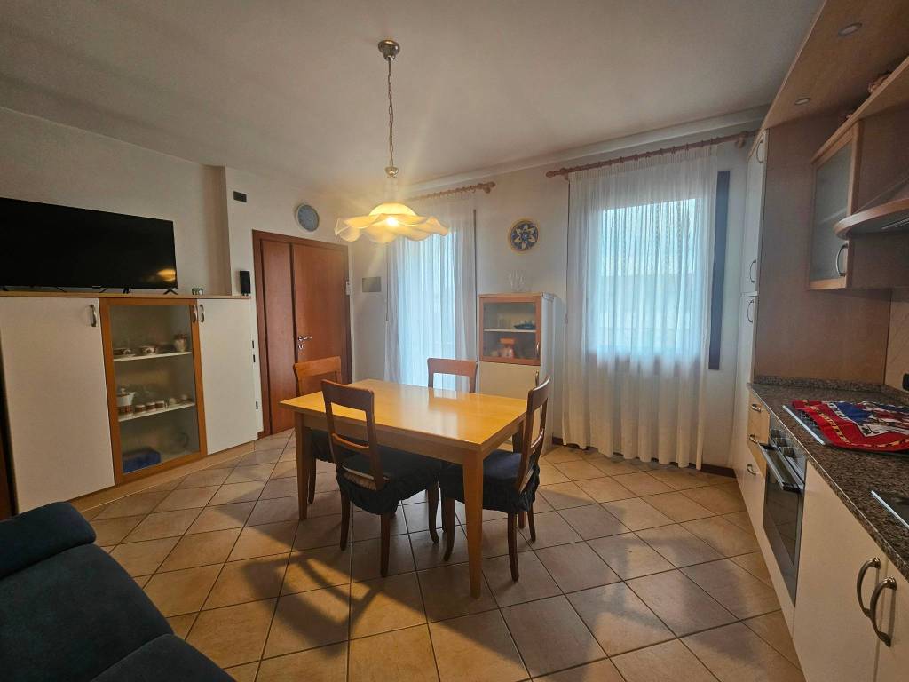 Appartamento a Legnaro in Via 2 Giugno, 10 - Foto 4