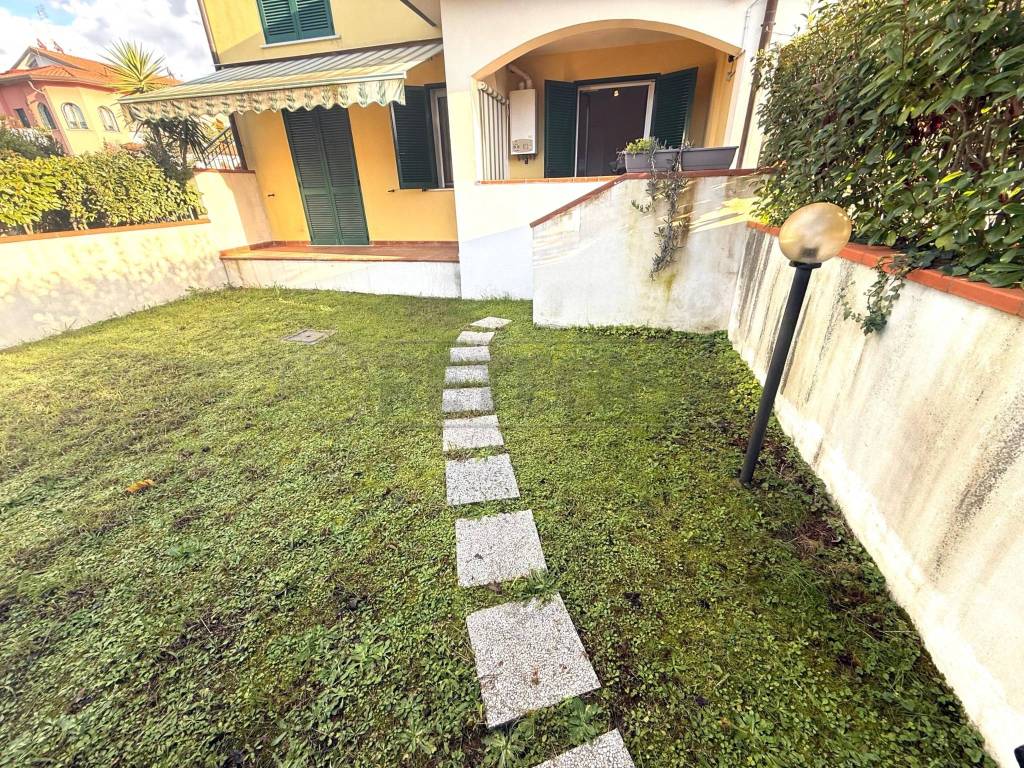 Villetta a schiera a Luni in Via Larga, 60 - Foto 2