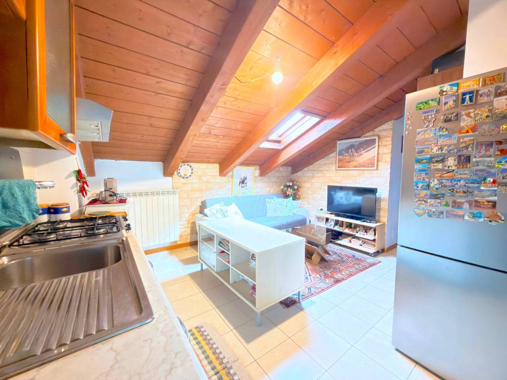 Attico / mansarda a Pieve emanuele in Via Pietro Mascagni - Foto 2