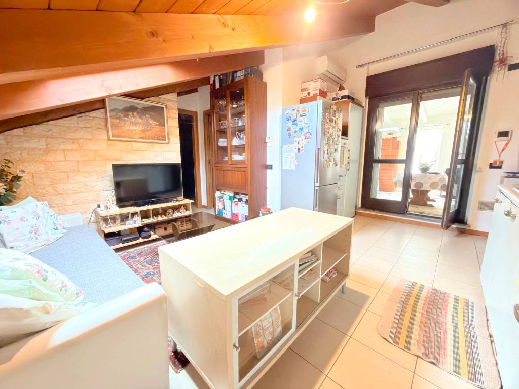 Attico / mansarda a Pieve emanuele in Via Pietro Mascagni - Foto 3