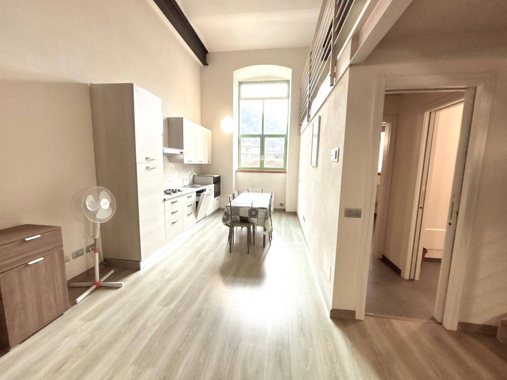 Loft / open space a Varallo in Piazza Giulio Cortese, 1 - Foto 5