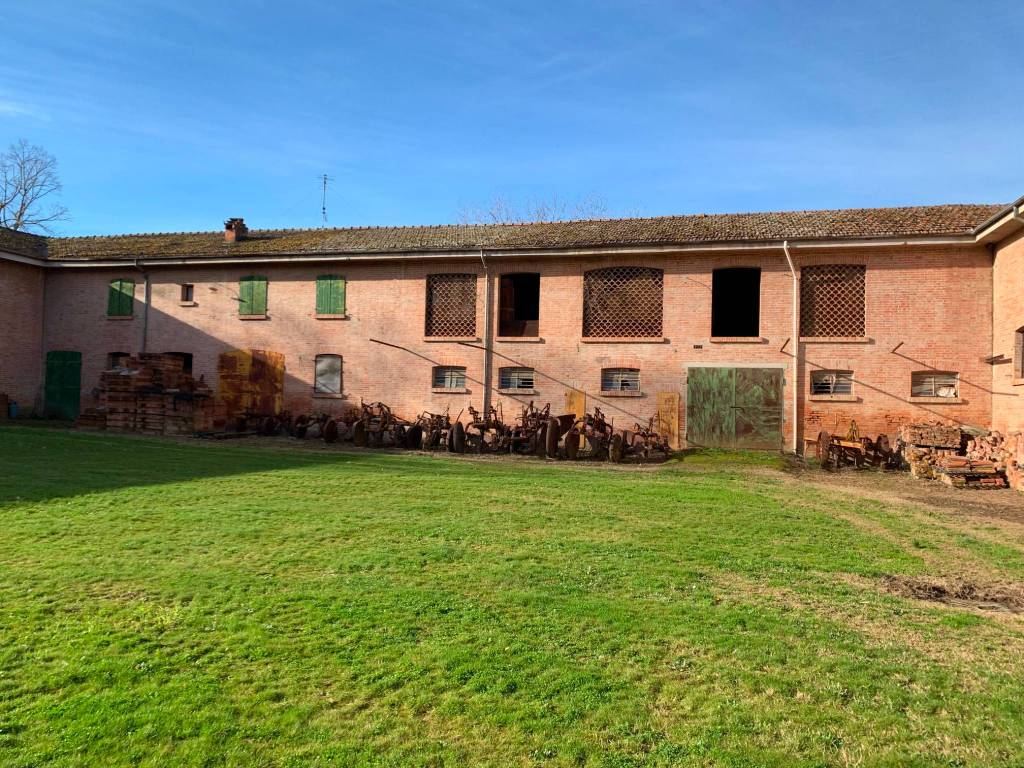 Palazzo / stabile a Riolo terme in Strada Limisano - Foto 5