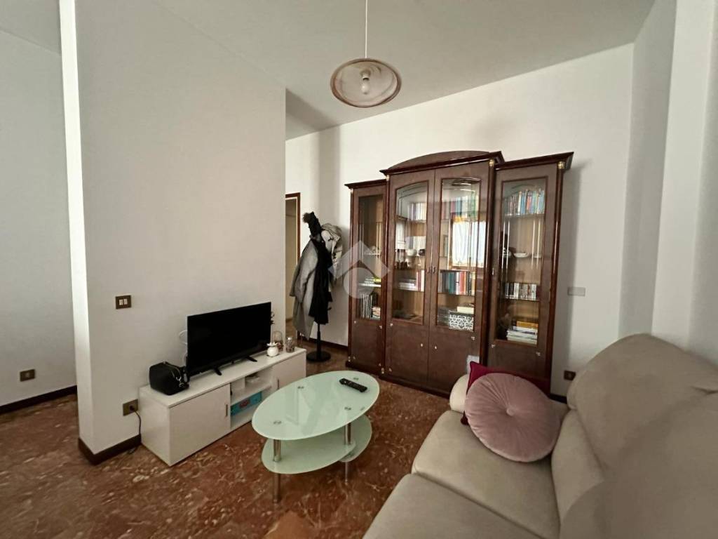 Appartamento a Pavia in Corso Camillo Benso Cavour, 44 - Foto 2