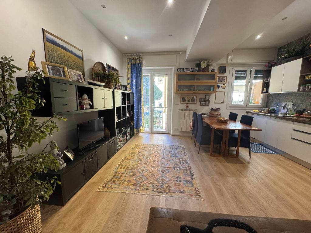 Appartamento a Genova in Via Luigi Rizzo - Foto 2