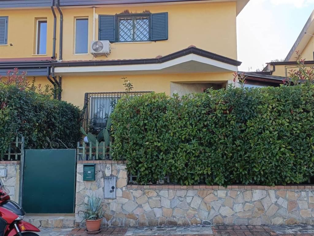 Villetta a schiera a Mendicino in Via degli Enotri - Foto 2
