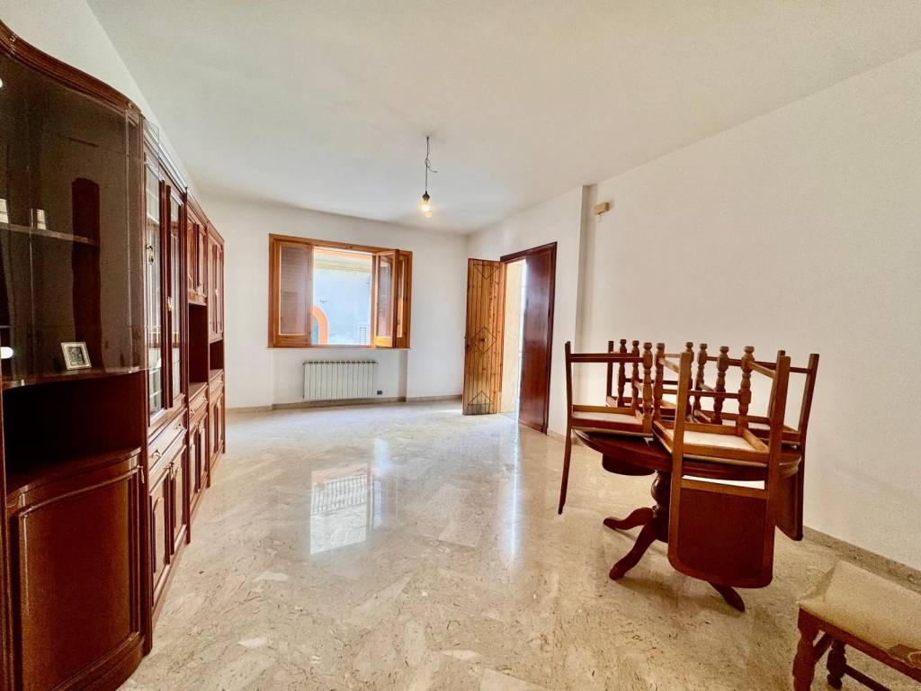 Appartamento a Parabita in Via Alessandro Manzoni - Foto 5