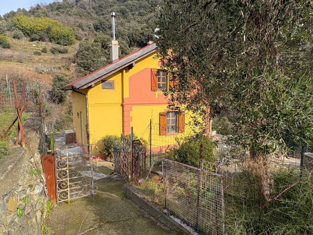 Casa indipendente a Quiliano in Via Tecci - Foto 2
