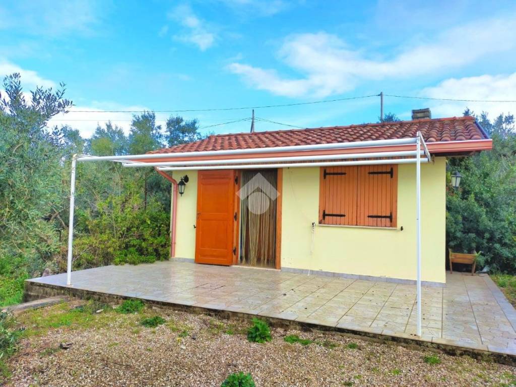 Villa a Sonnino in Via Santi Adamini, 37 - Foto 3