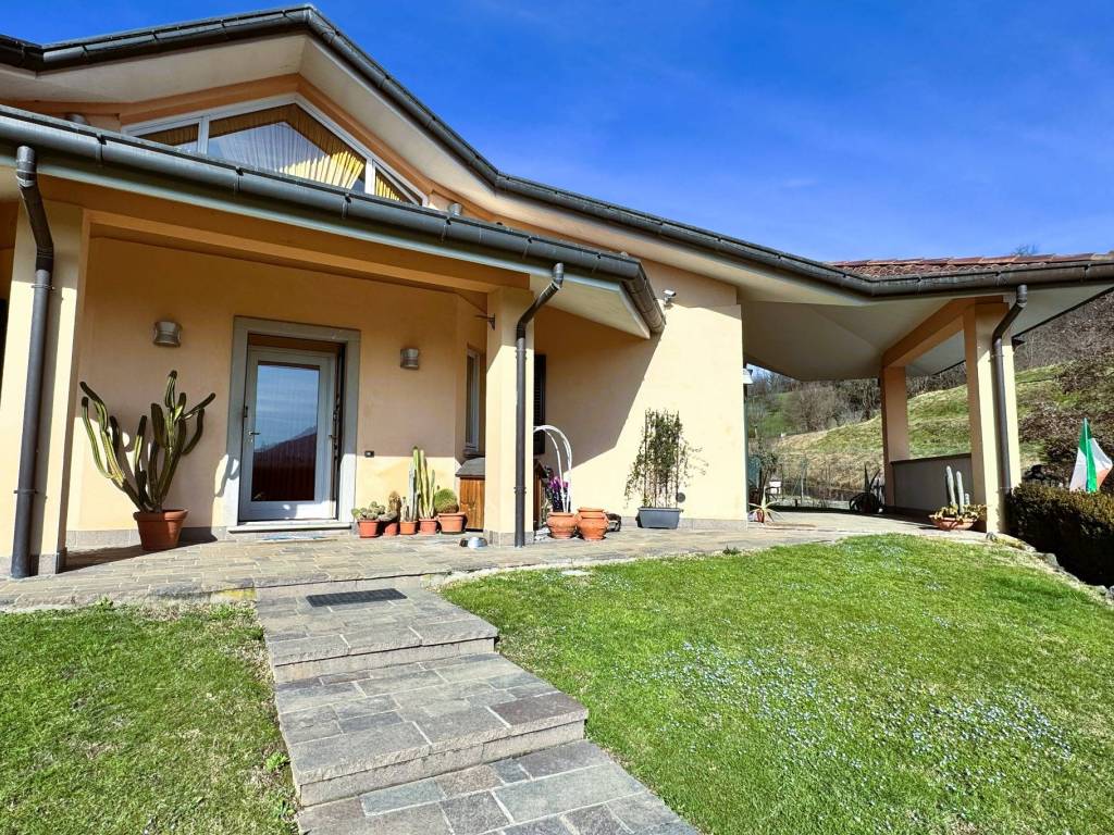 Villa a Sirone in Via San Benedetto, 41 - Foto 2