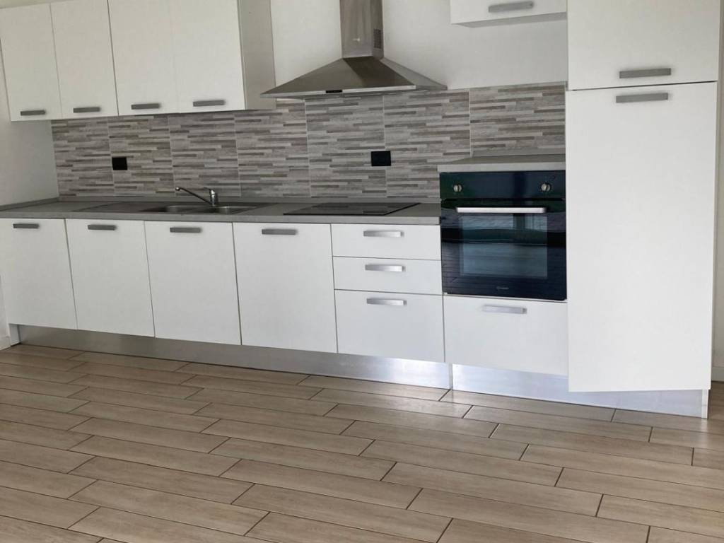 Appartamento a Bizzarone in Via Alessandro Volta - Foto 3