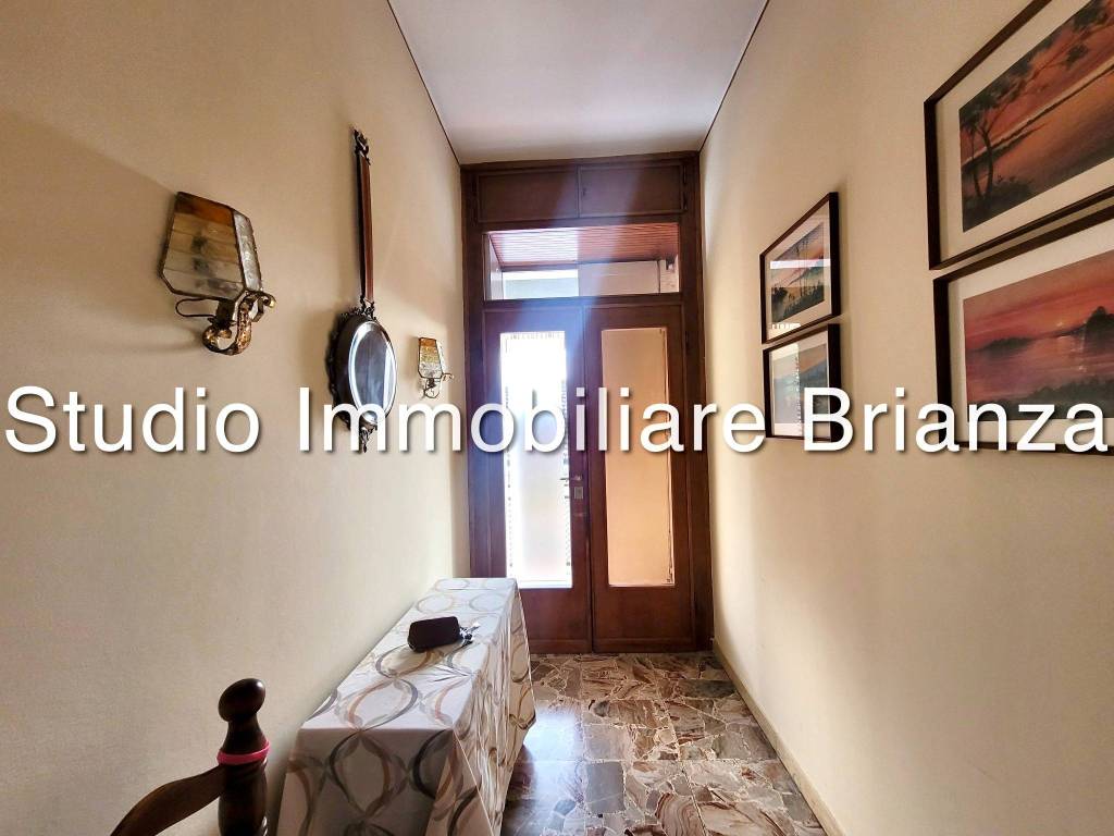 Appartamento a Carate brianza in Via Augusto Cesana - Foto 2