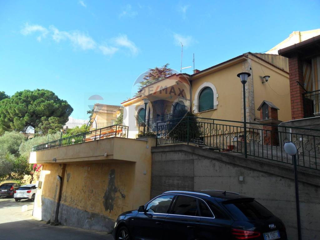 Villa a Caltanissetta in Via Antonio Guastaferro - Foto 2