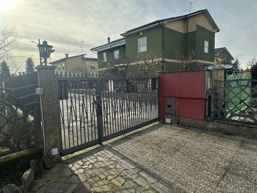 Villa a Lomello in Via Caldera, 67 - Foto 2