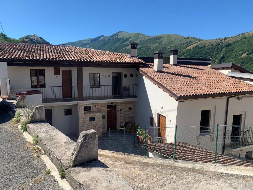 Casa indipendente a Lucoli in Via del Colle - Foto 2