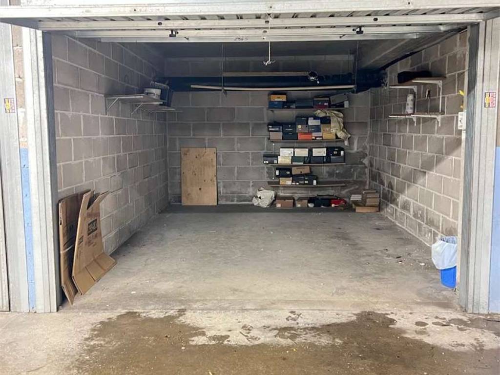 Box / garage a Latina in VIALE CORBUSIER, 393 - Foto 2