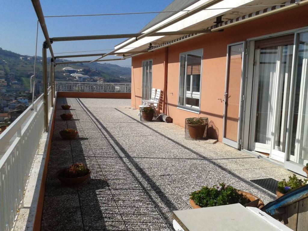 Attico / mansarda a Montesilvano in Via Crati, 6 - Foto 3