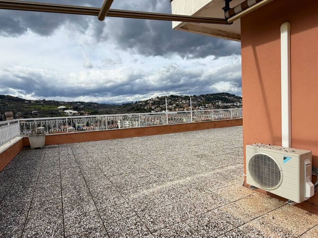 Attico / mansarda a Montesilvano in Via Crati, 6 - Foto 4