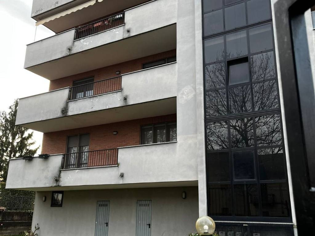 Appartamento a Novara in Viale Piazza d'Armi, 34 - Foto 2