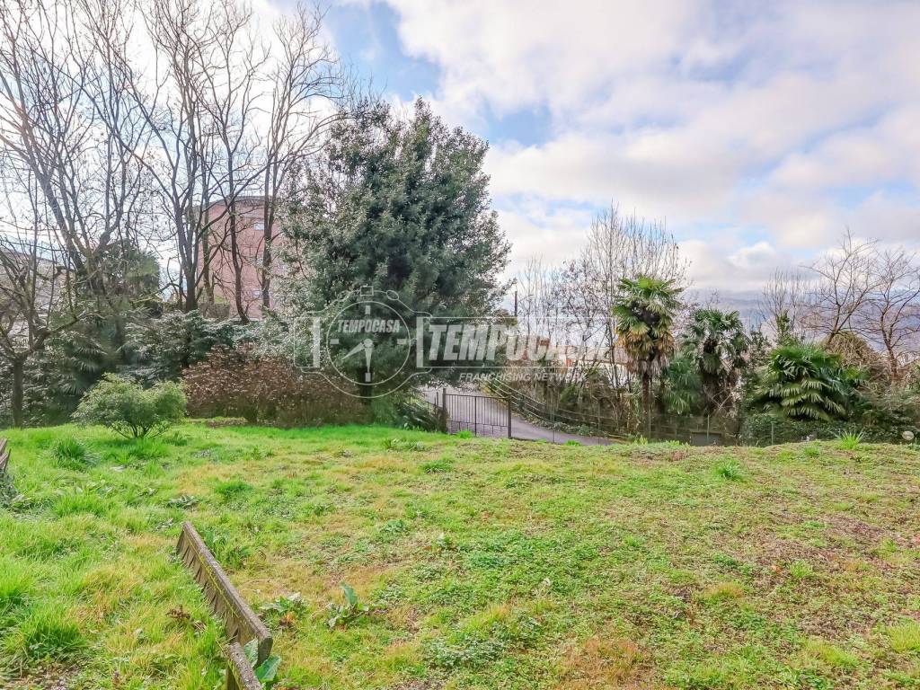 Villa a Luino in Via Moncucco 25 - Foto 3