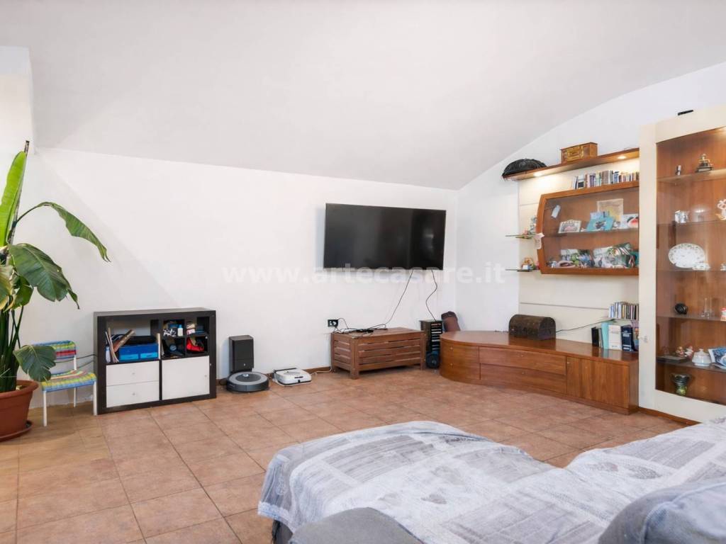 Appartamento a Magnago in Via Eugenio Curiel, 6 - Foto 2