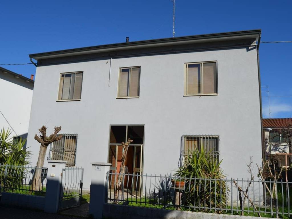 Villa a Bagnacavallo in Via Umbria, 17 - Foto 2