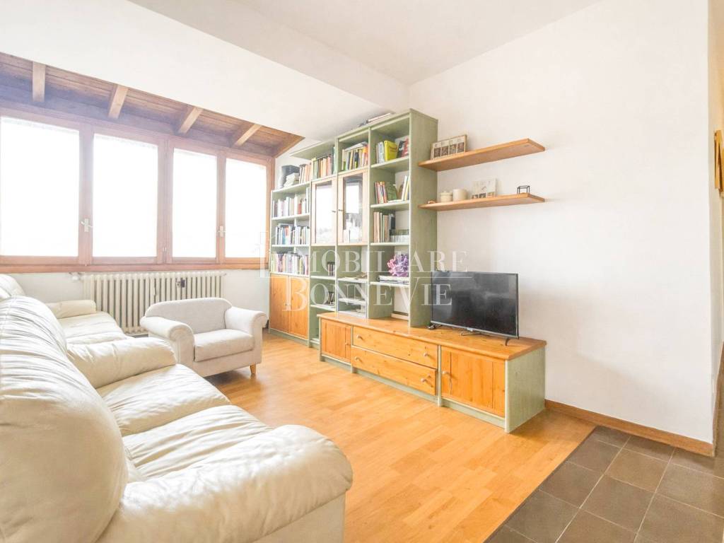 Appartamento a Varese in Via Brunico - Foto 2