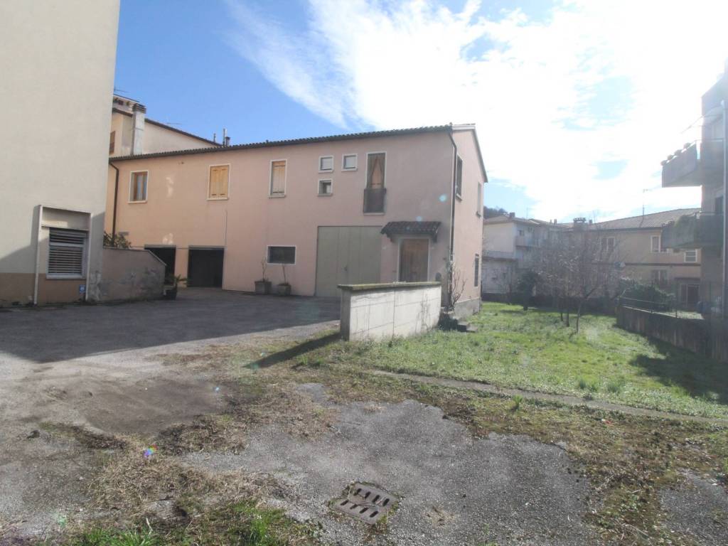 Villa a Castelgomberto in Via Firenze - Foto 2
