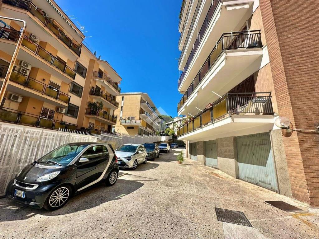 Appartamento a Napoli in Via domenico fontana, 27 - Foto 4