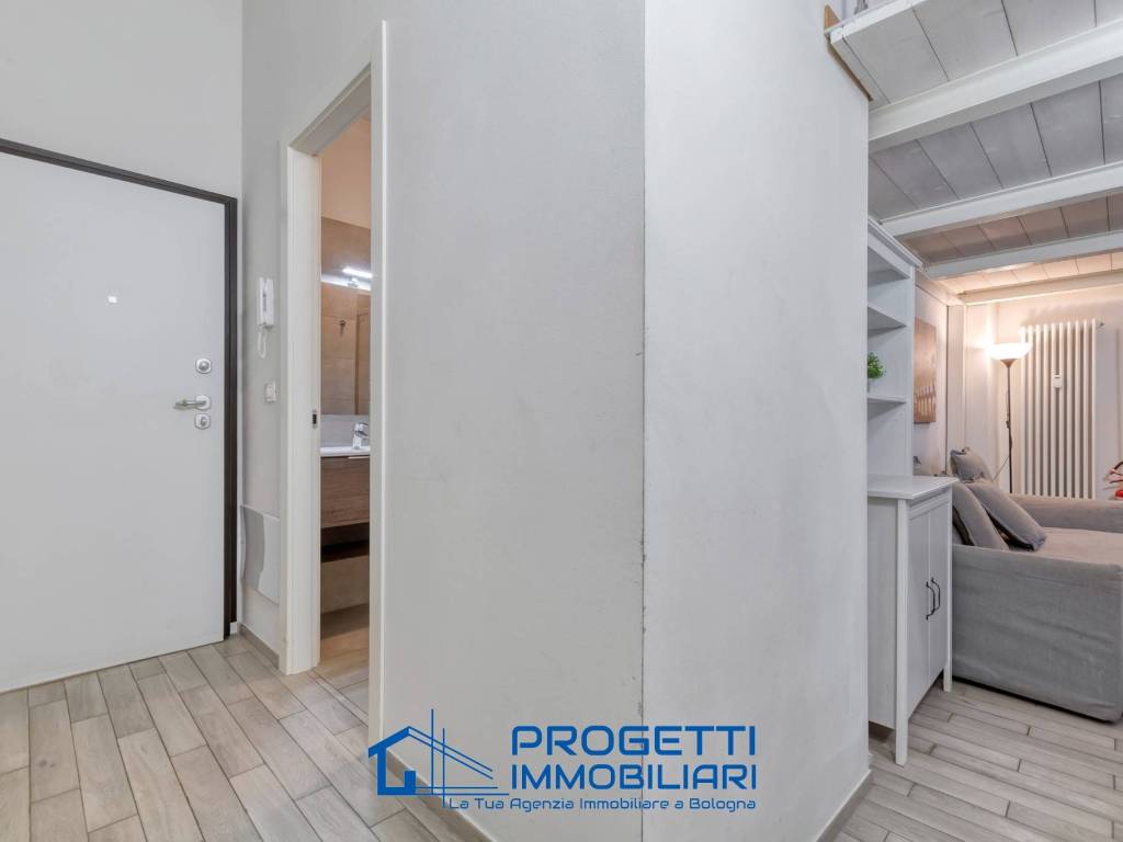 Appartamento a Bologna in Via Caduti della Via Fani, 11 - Foto 3