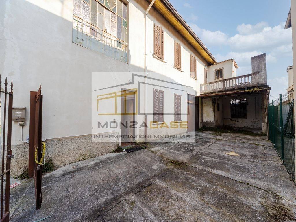 Casa indipendente a Carate brianza in via Adamello, 10 - Foto 4