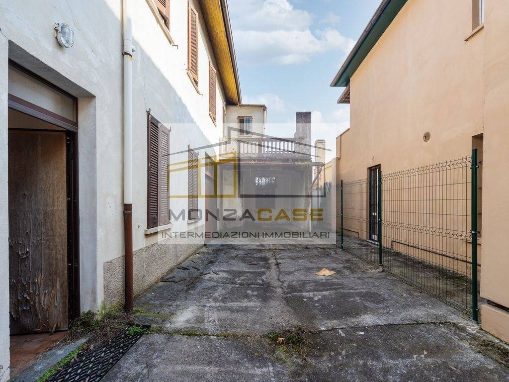 Casa indipendente a Carate brianza in via Adamello, 10 - Foto 5