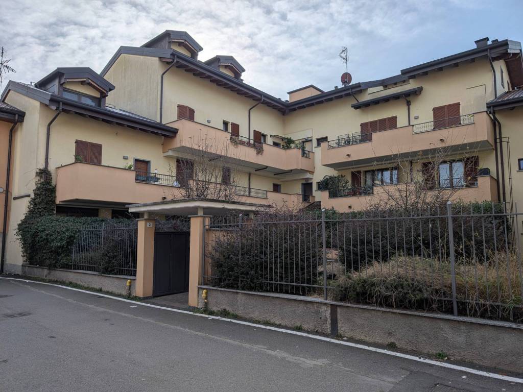 Appartamento a Lainate in Via Carabelli, 2 - Foto 2